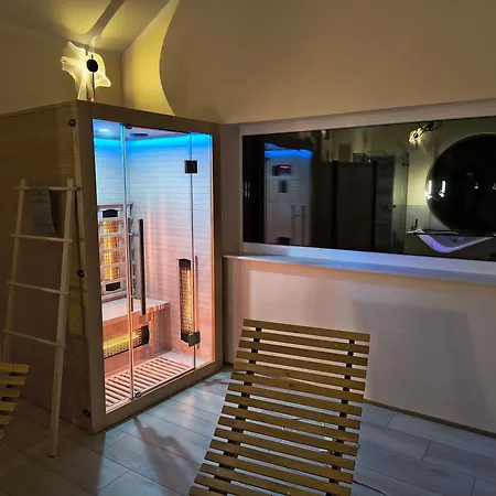Prywatne Lesne Sauna I Wanna Z Hydromasazem Bez Limitu W Cenie Na Wylacznosc W Drewnianym Domku Niedaleko Warszawa Ponurzyca